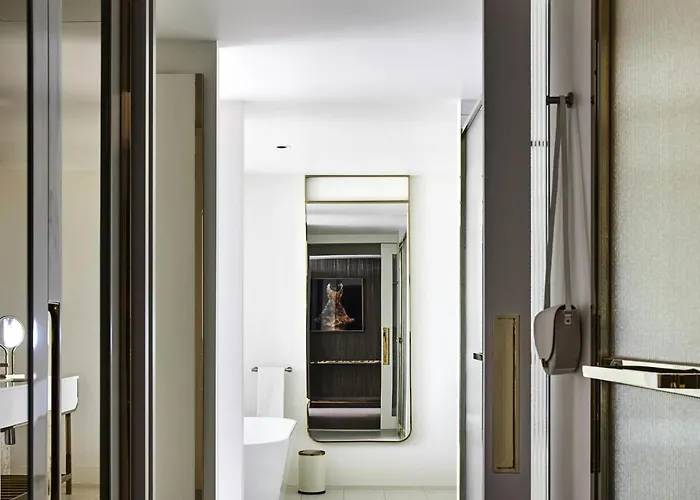 Hotel Chadstone Melbourne Mgallery Collection